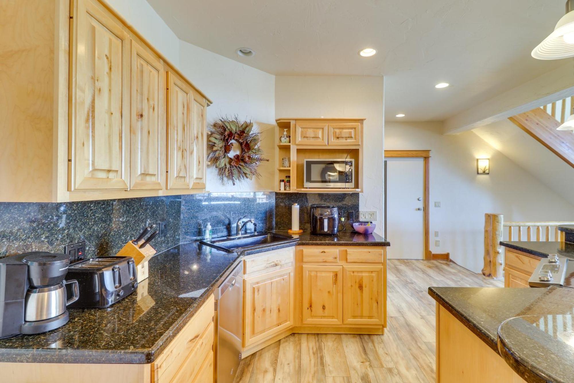 Spacious Whitefish Home With Sauna And Ski Resort View المظهر الخارجي الصورة