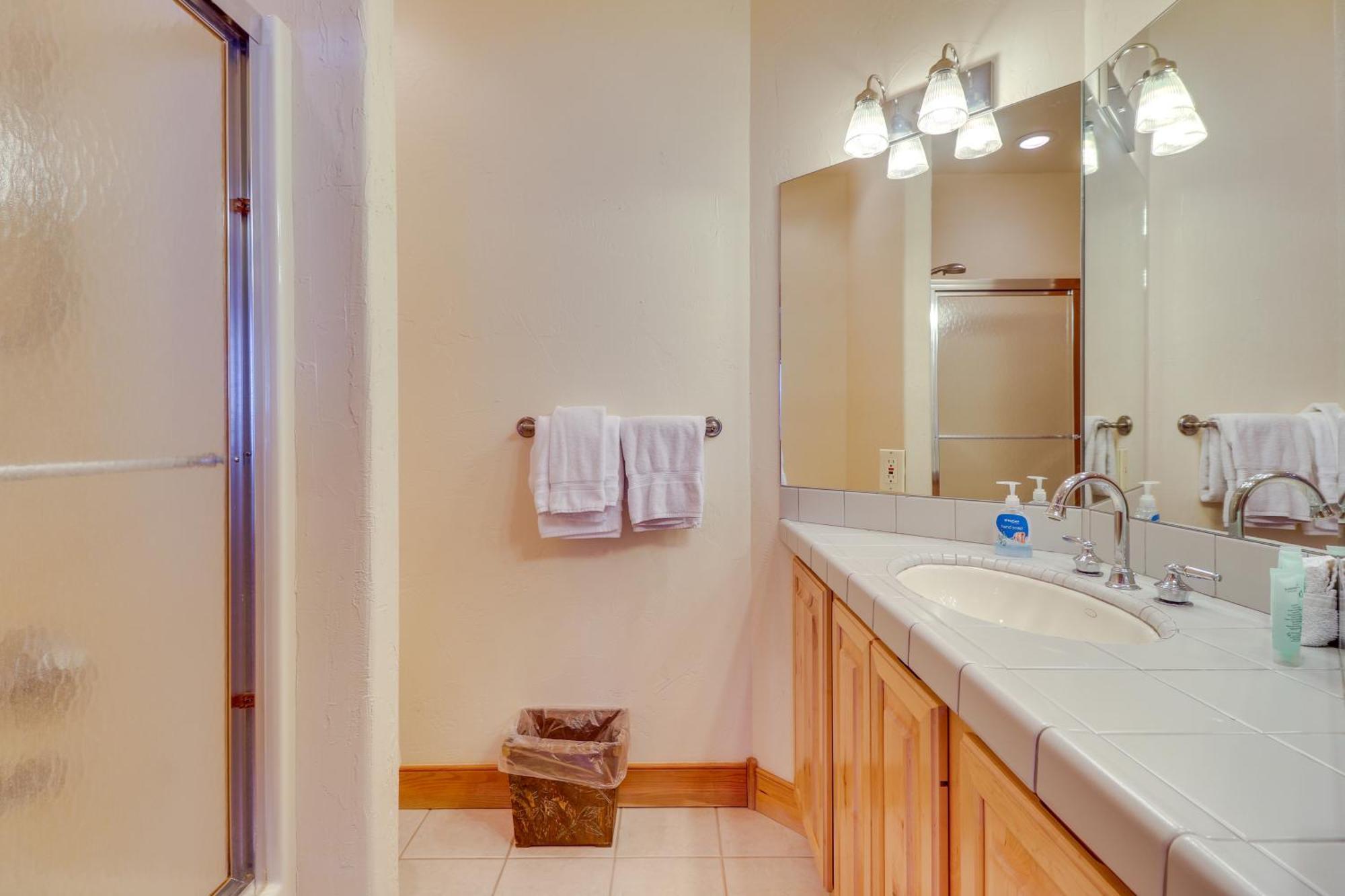 Spacious Whitefish Home With Sauna And Ski Resort View المظهر الخارجي الصورة