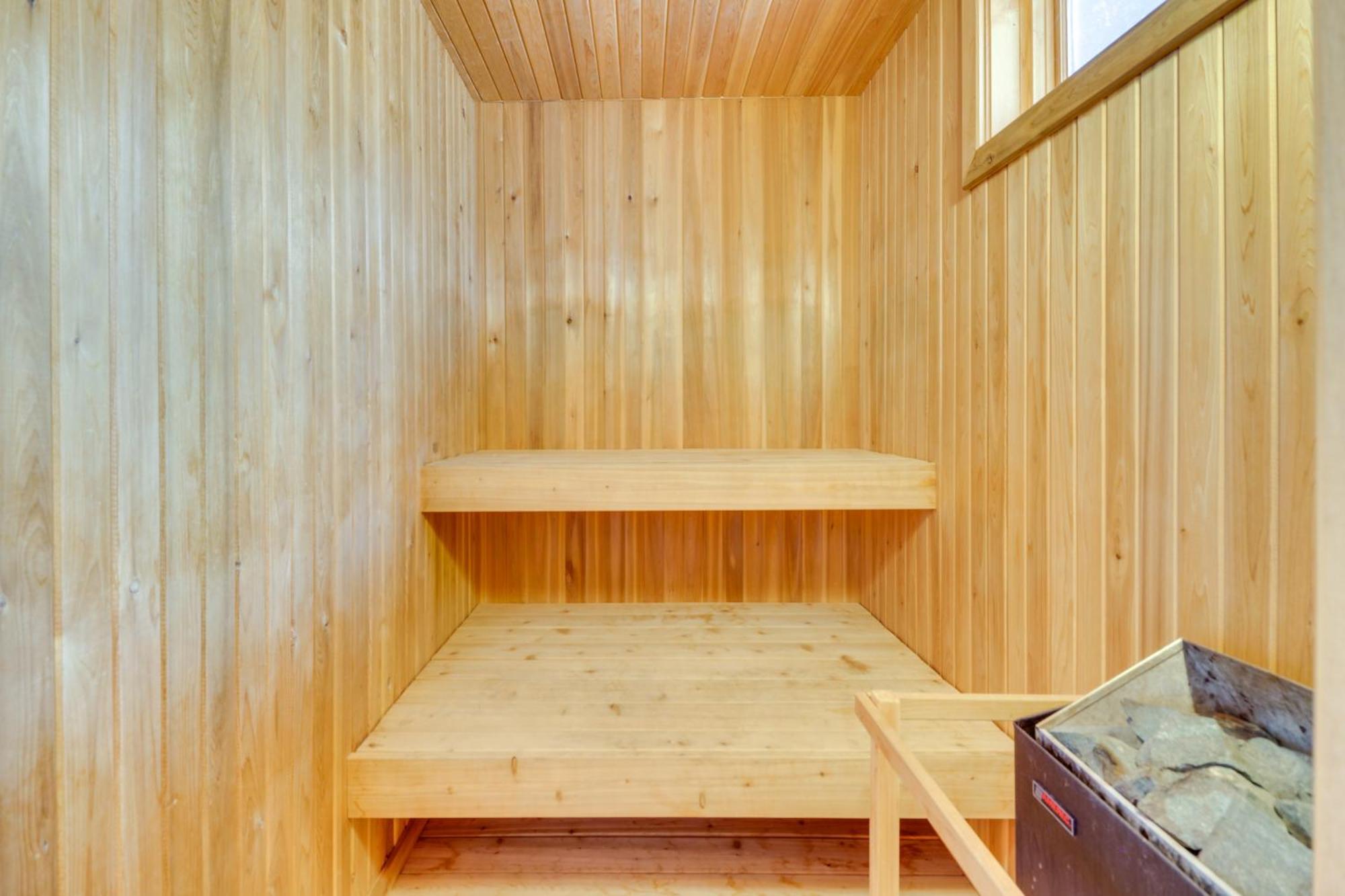 Spacious Whitefish Home With Sauna And Ski Resort View المظهر الخارجي الصورة
