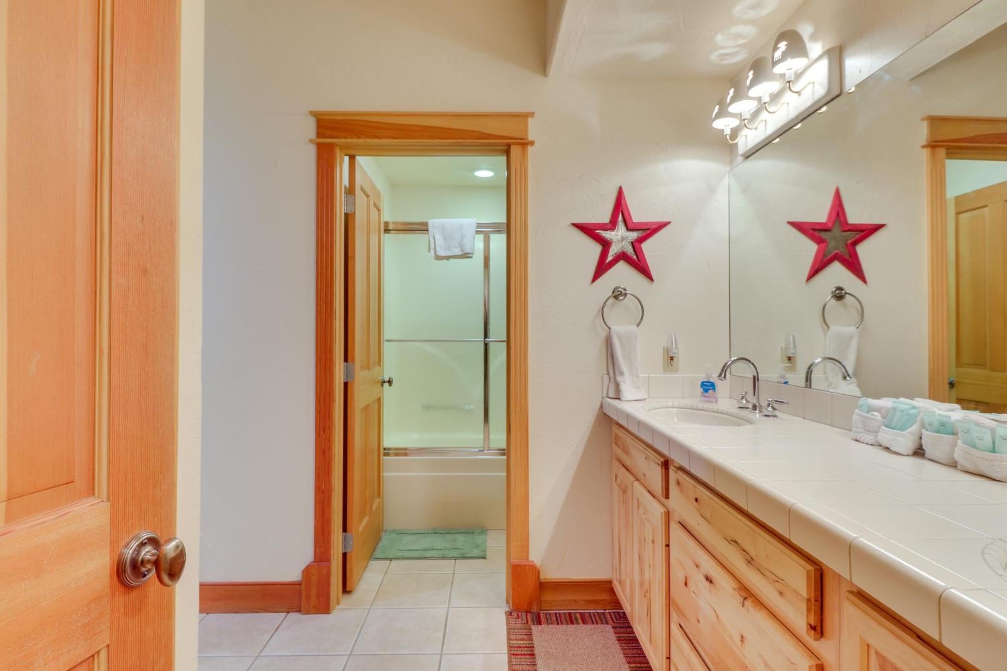 Spacious Whitefish Home With Sauna And Ski Resort View المظهر الخارجي الصورة